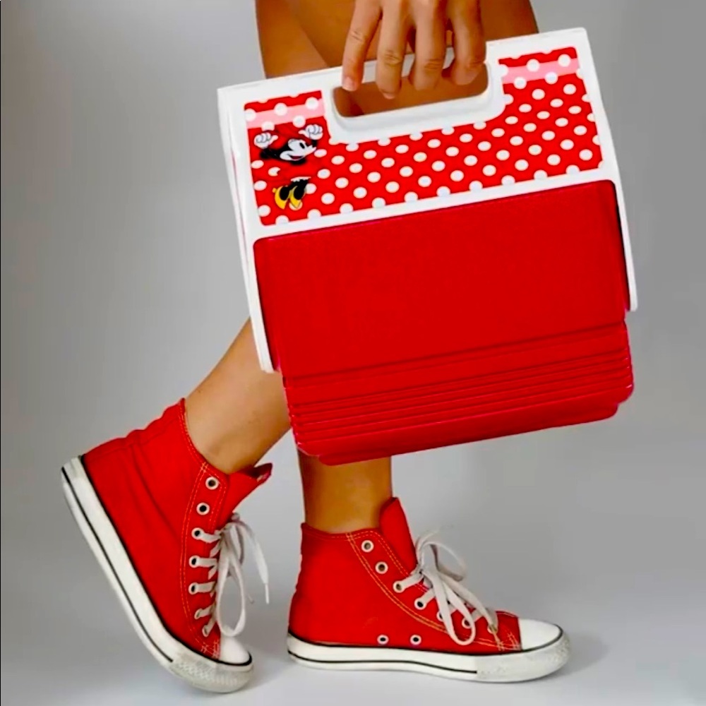 New: Minnie Mouse 4 qt Lunch Box